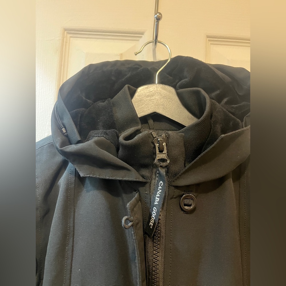 Canada Goose Winter Parka - Picture 6 of 14